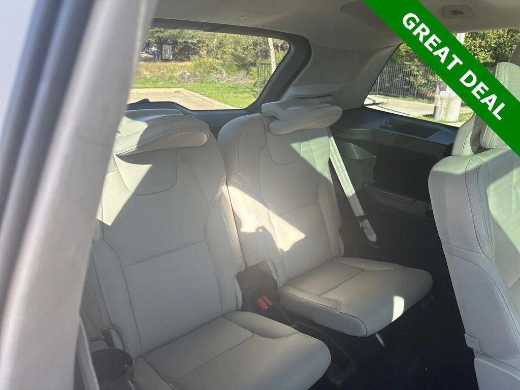 used 2022 Volvo XC90 car, priced at $33,750