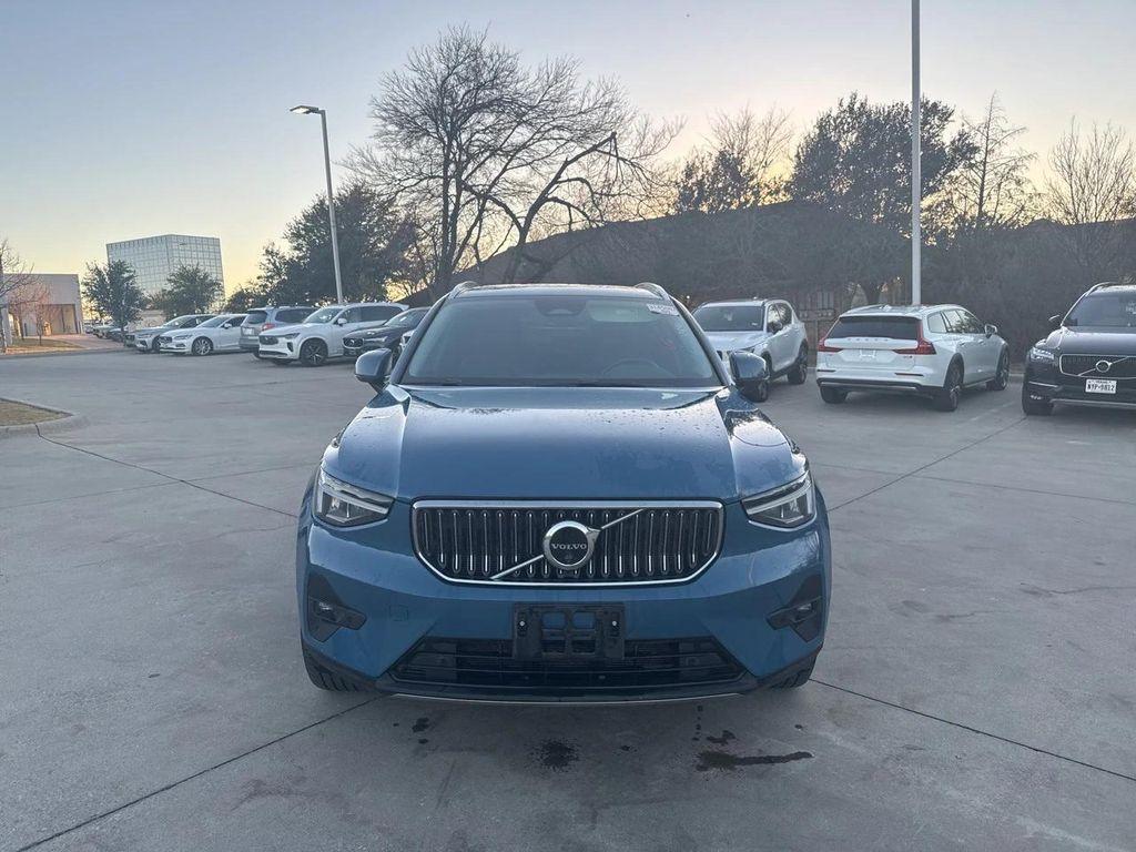 used 2025 Volvo XC40 car, priced at $31,500