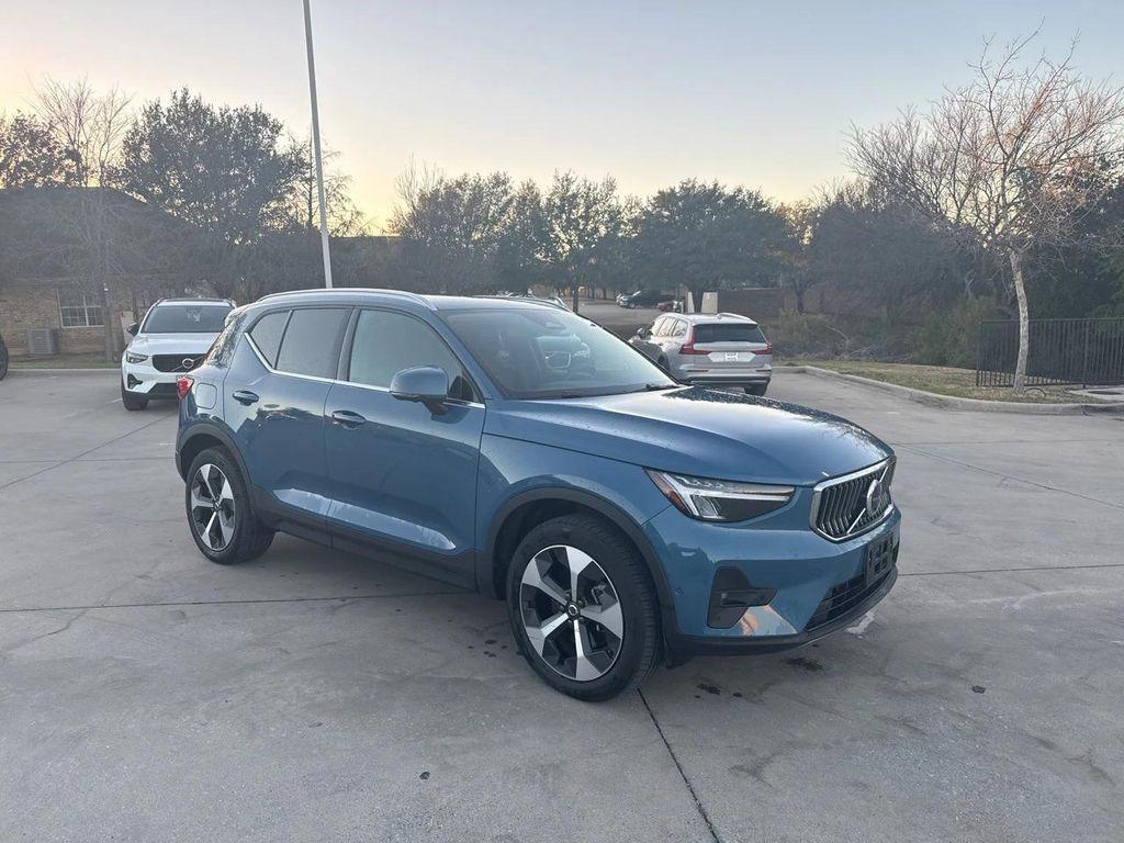 used 2025 Volvo XC40 car, priced at $31,500