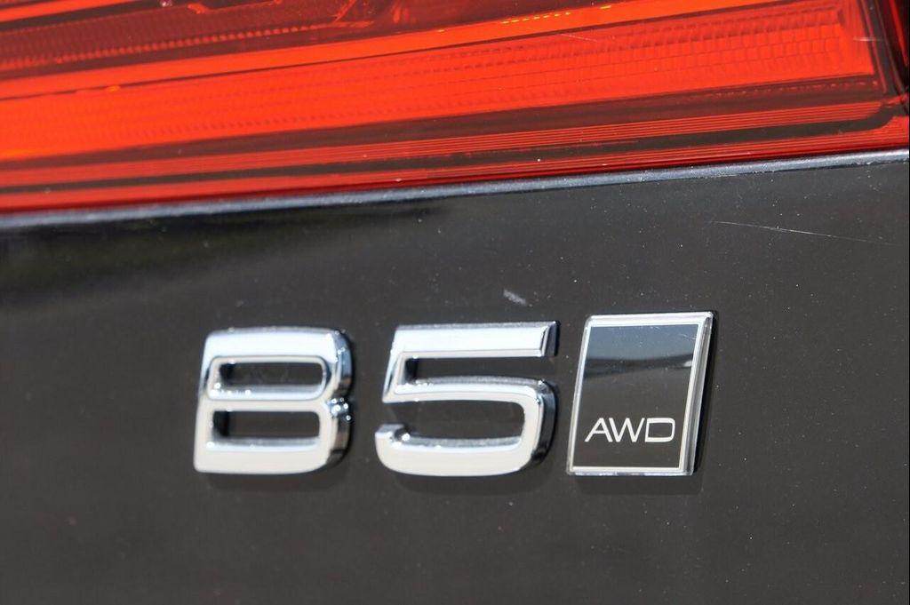 new 2025 Volvo XC60 car, priced at $45,360