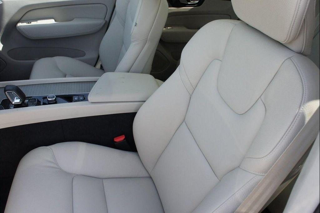 new 2025 Volvo XC60 car, priced at $45,360