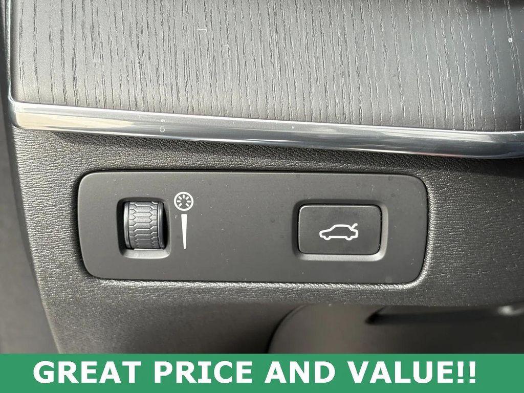 used 2020 Volvo XC90 car, priced at $21,000
