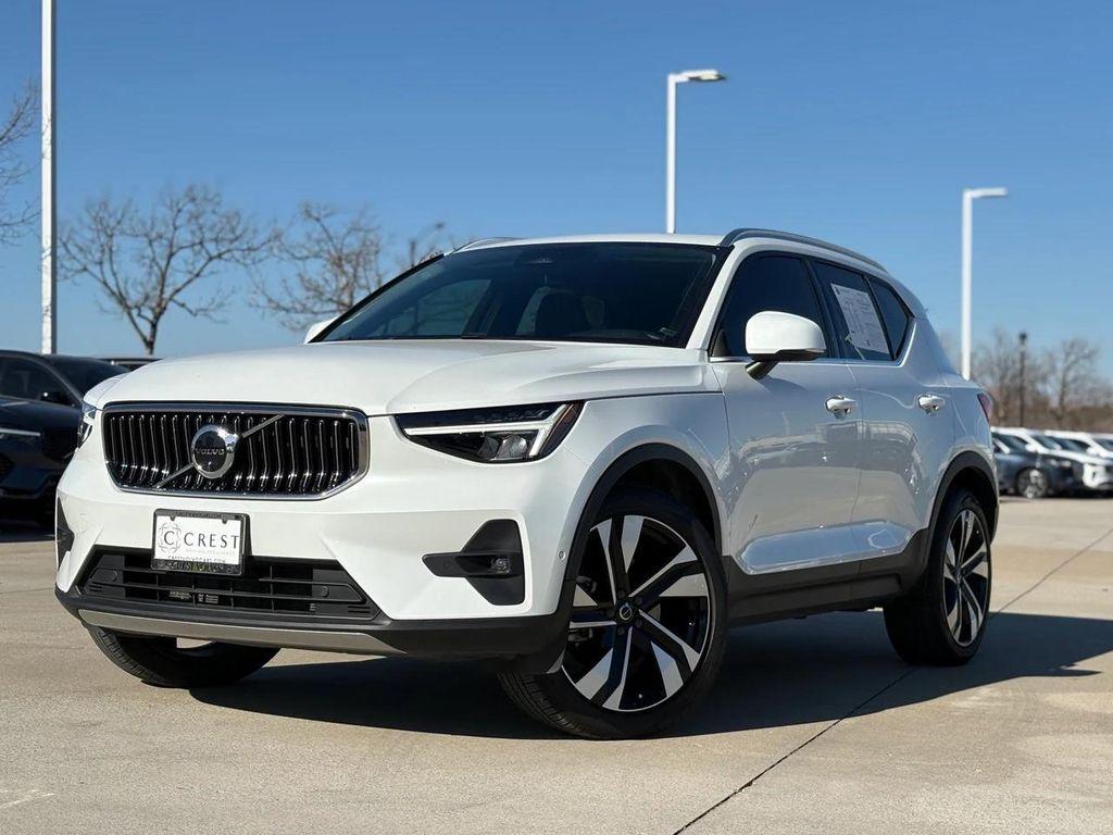 used 2023 Volvo XC40 car, priced at $27,800