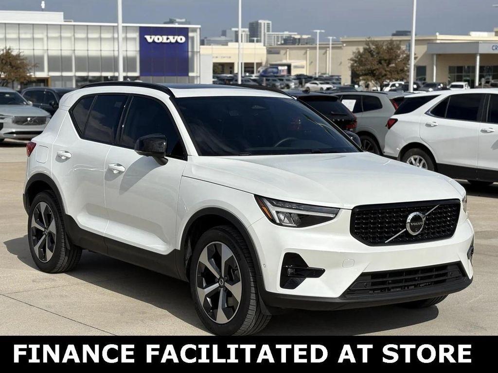 used 2025 Volvo XC40 car, priced at $32,200