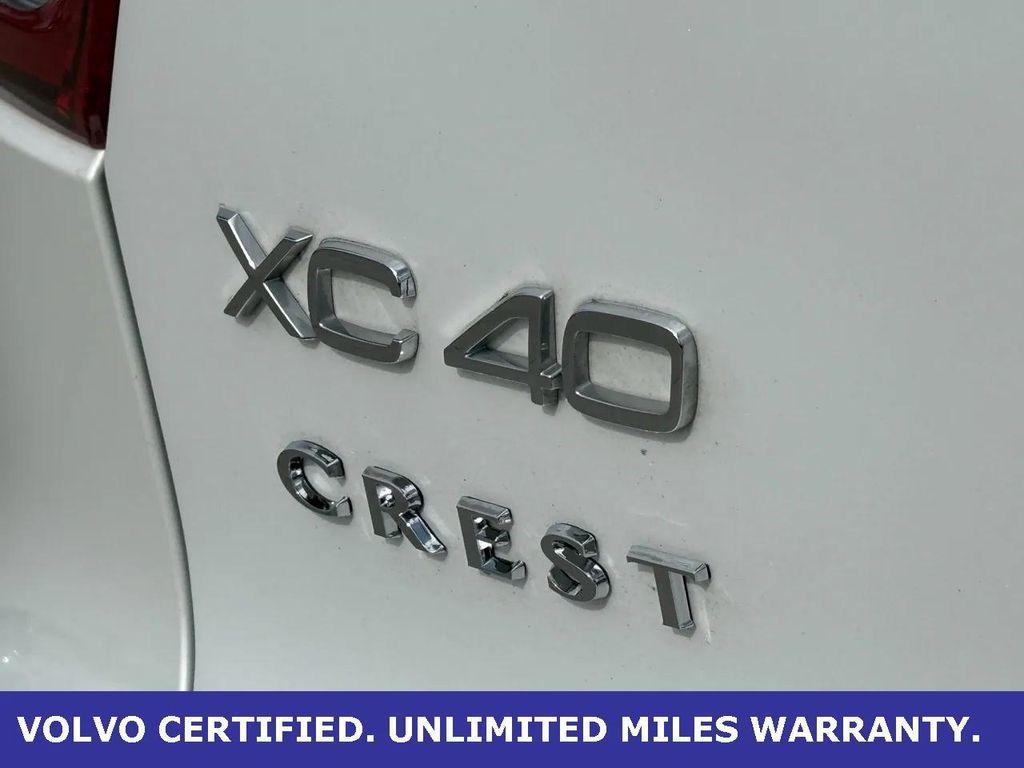 used 2025 Volvo XC40 car, priced at $32,200