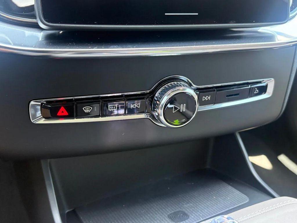 new 2026 Volvo XC90 car, priced at $76,545