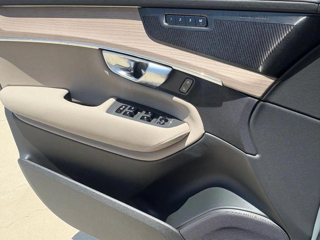 new 2026 Volvo XC90 car, priced at $76,545