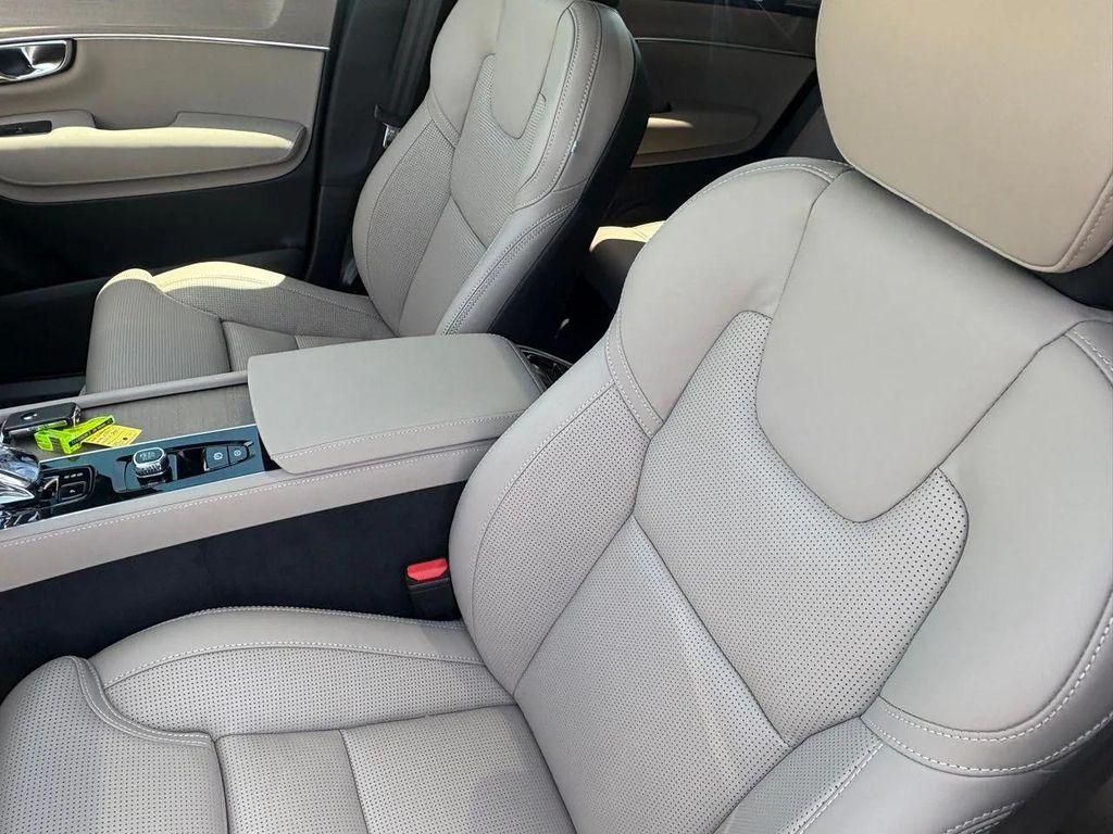 new 2026 Volvo XC90 car, priced at $76,545