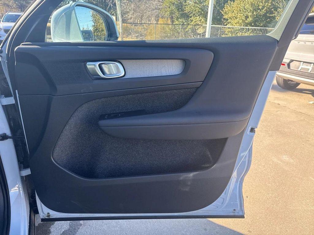 used 2025 Volvo XC40 car, priced at $31,200