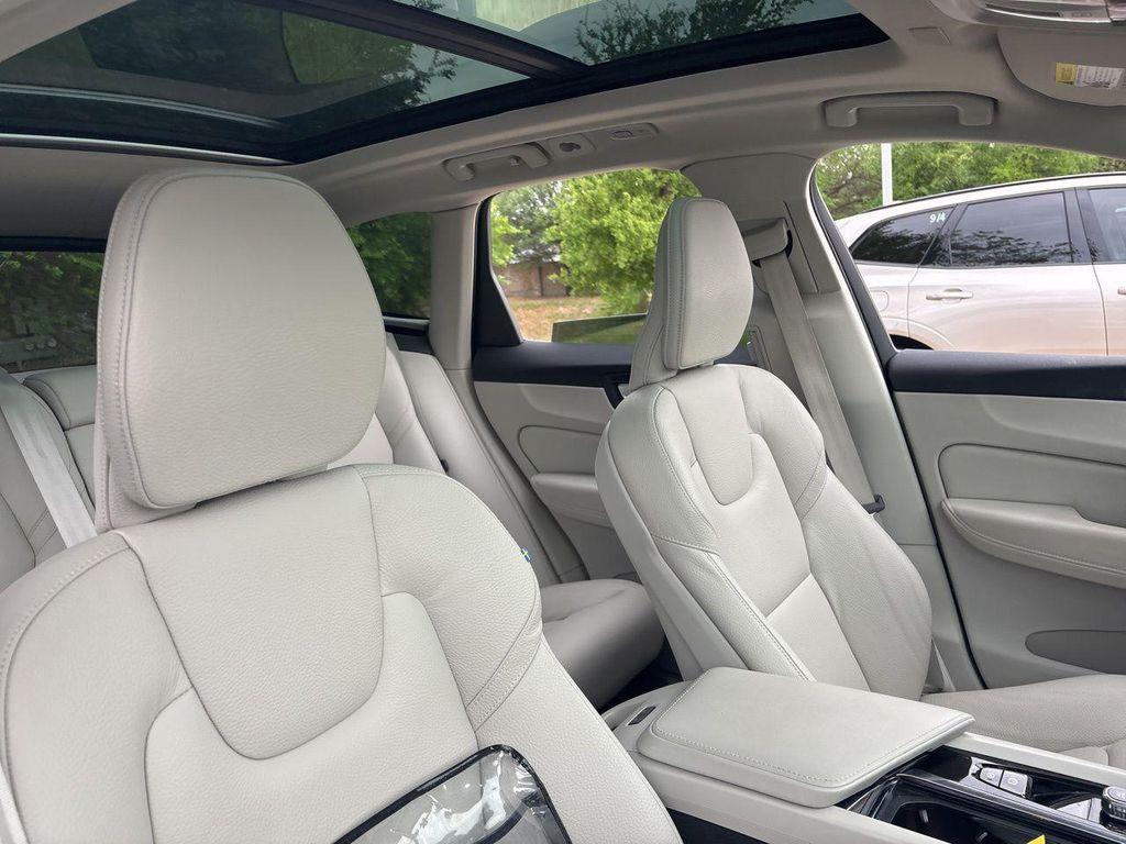 used 2024 Volvo XC60 car, priced at $37,999