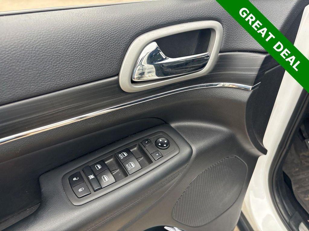 used 2021 Jeep Grand Cherokee car, priced at $18,800