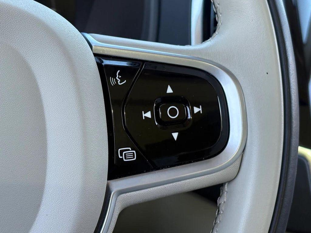 used 2022 Volvo XC90 Recharge Plug-In Hybrid car, priced at $38,000