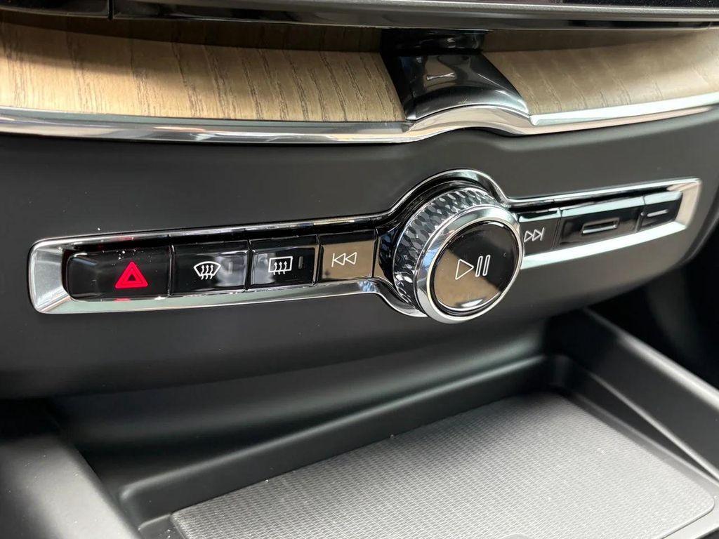 new 2026 Volvo XC60 car, priced at $57,985