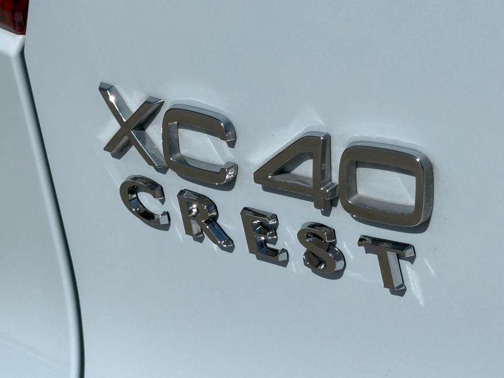used 2025 Volvo XC40 car, priced at $31,500