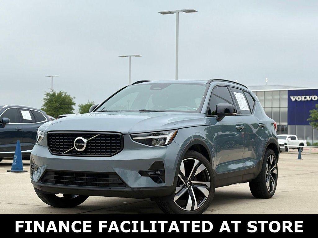 used 2023 Volvo XC40 car, priced at $28,900