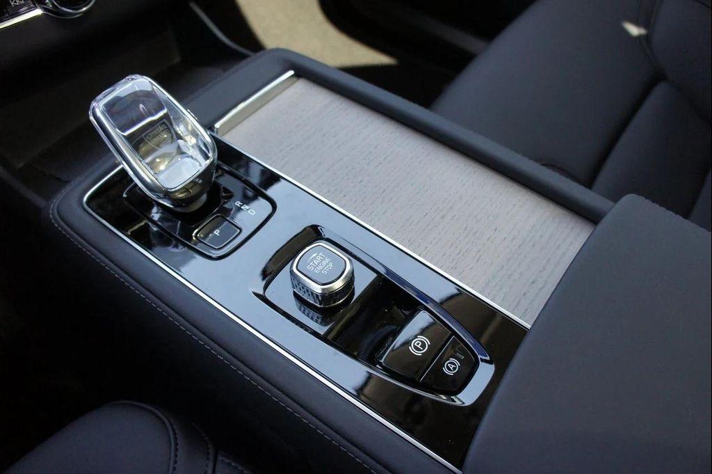 new 2025 Volvo XC90 Plug-In Hybrid car, priced at $76,885