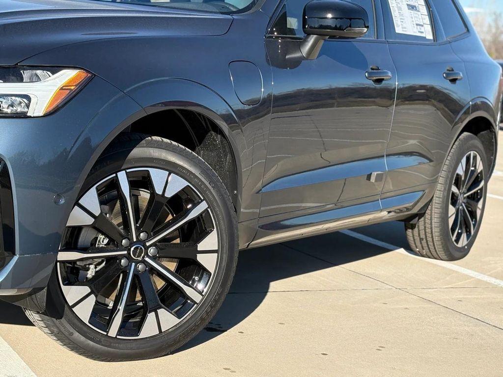 new 2026 Volvo XC60 Plug-In Hybrid car, priced at $69,285
