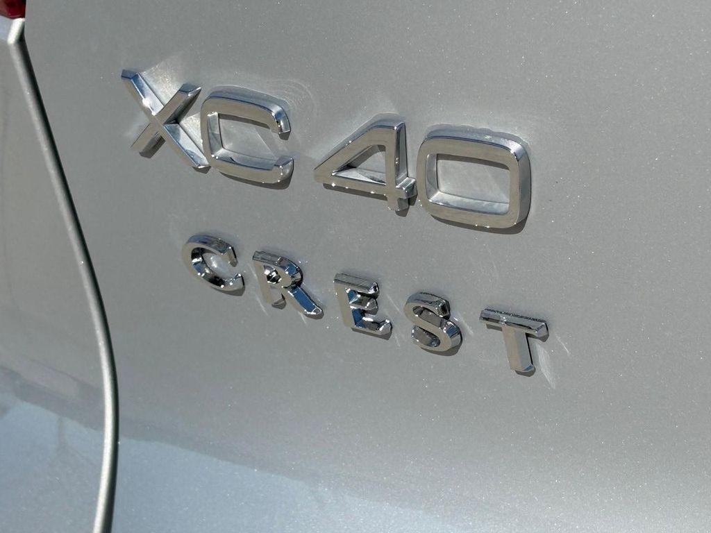 used 2025 Volvo XC40 car, priced at $32,800