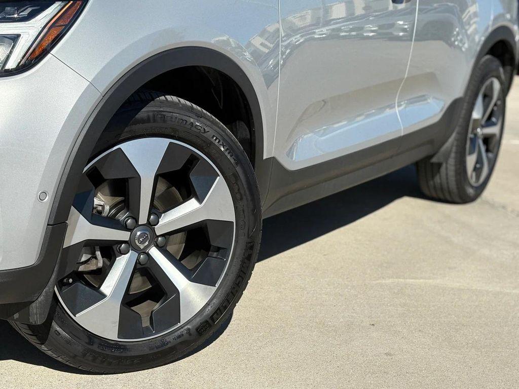 used 2025 Volvo XC40 car, priced at $32,800