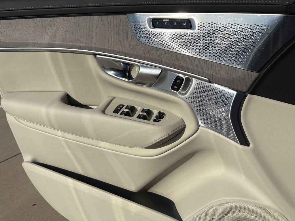 new 2026 Volvo XC90 car, priced at $80,570