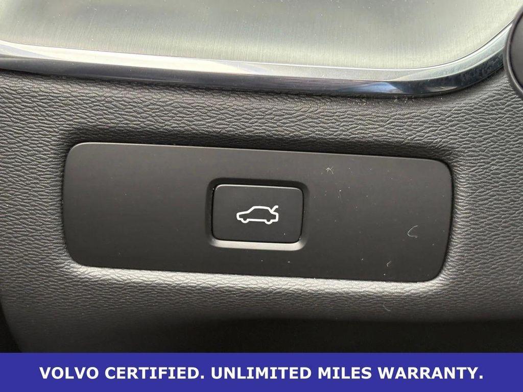 used 2025 Volvo XC60 car, priced at $35,998
