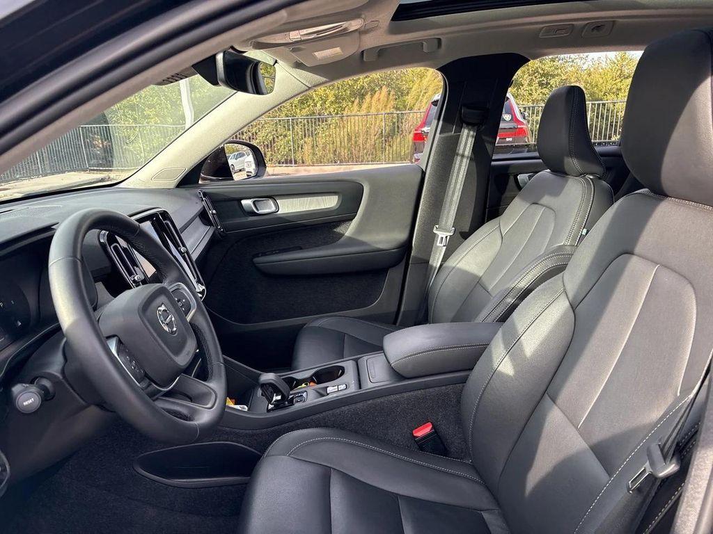 used 2025 Volvo XC40 car, priced at $28,400