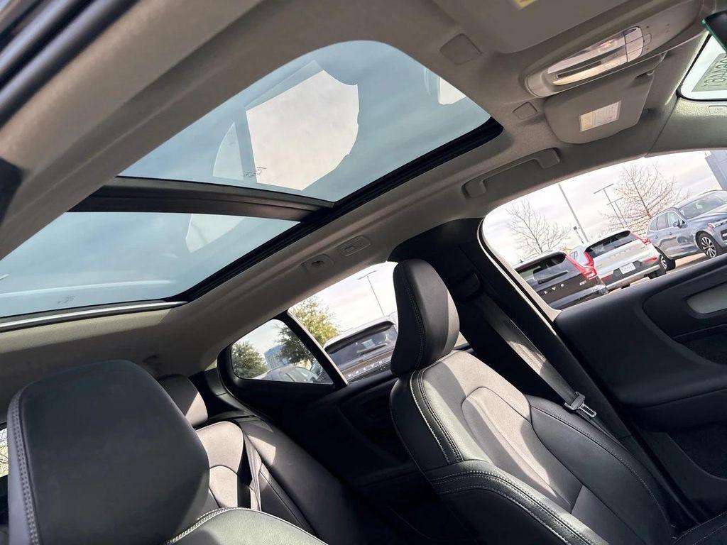 used 2025 Volvo XC40 car, priced at $28,400