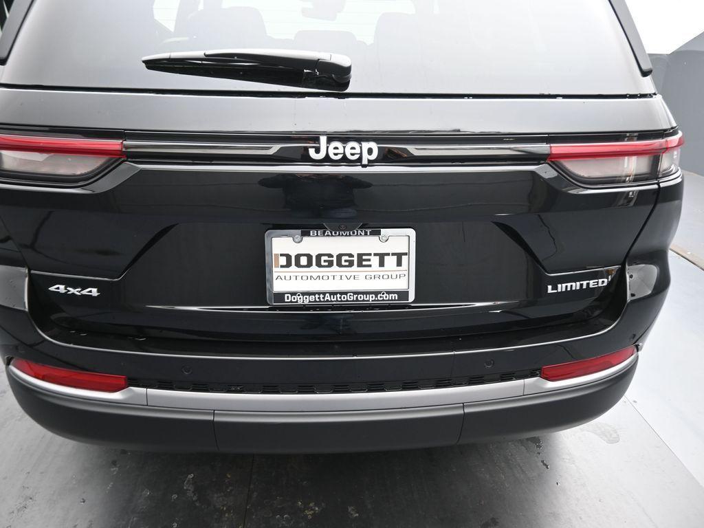 new 2026 Jeep Grand Cherokee car, priced at $44,381