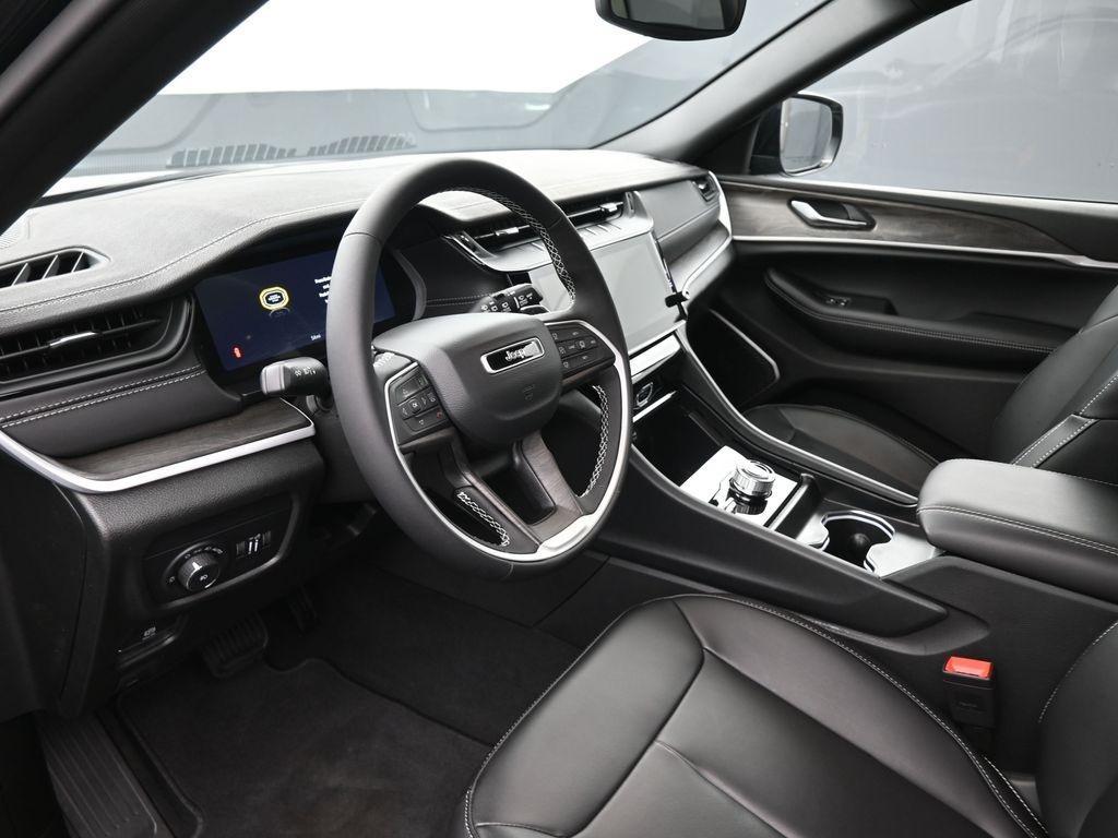 new 2026 Jeep Grand Cherokee car, priced at $47,985