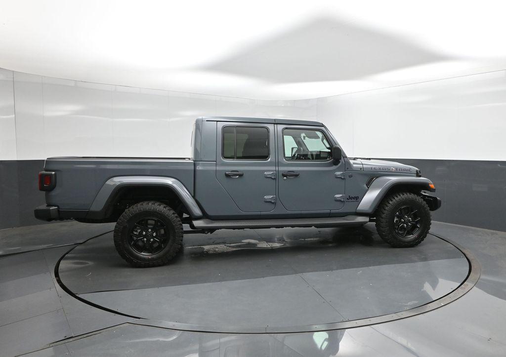 new 2026 Jeep Gladiator car, priced at $45,448