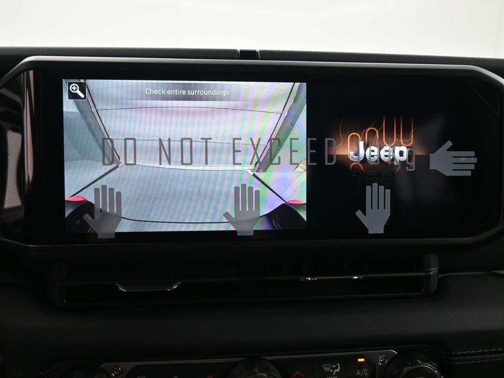 new 2025 Jeep Gladiator car, priced at $45,825