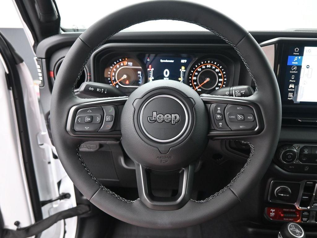 new 2025 Jeep Gladiator car, priced at $45,825