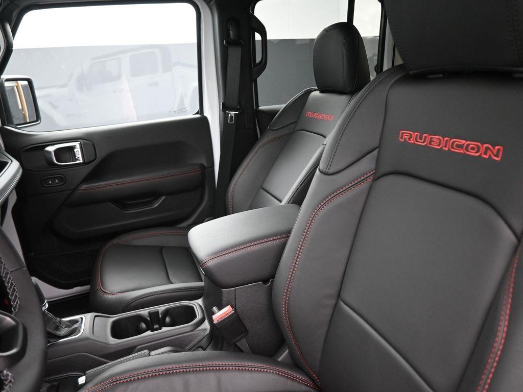 new 2025 Jeep Gladiator car, priced at $45,825