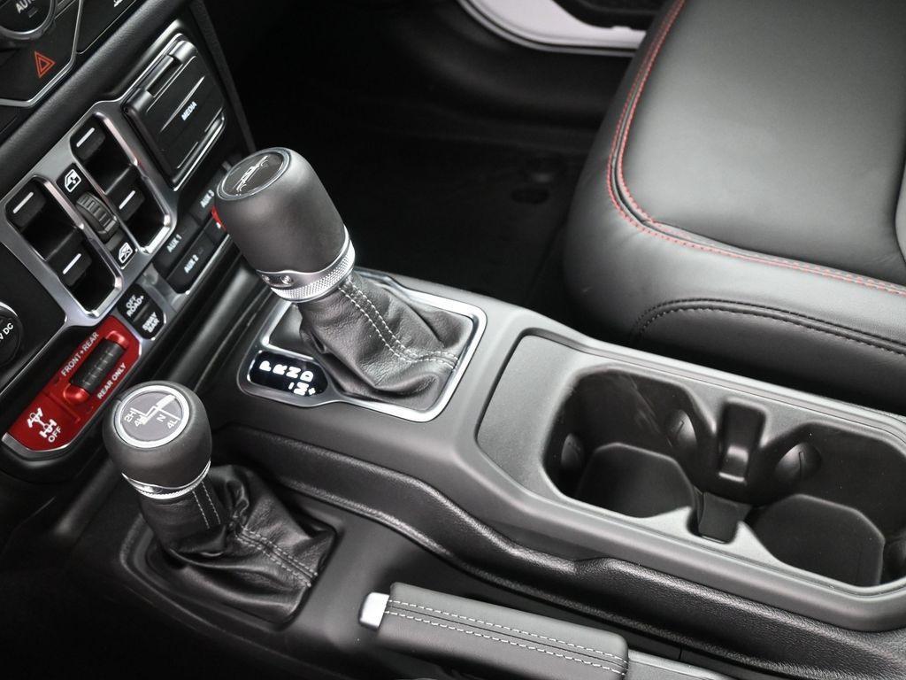 new 2025 Jeep Gladiator car, priced at $45,825