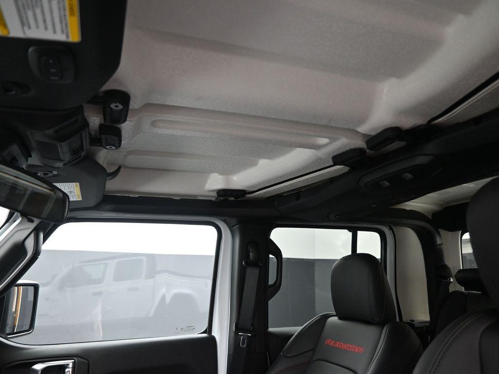 new 2025 Jeep Gladiator car, priced at $45,825