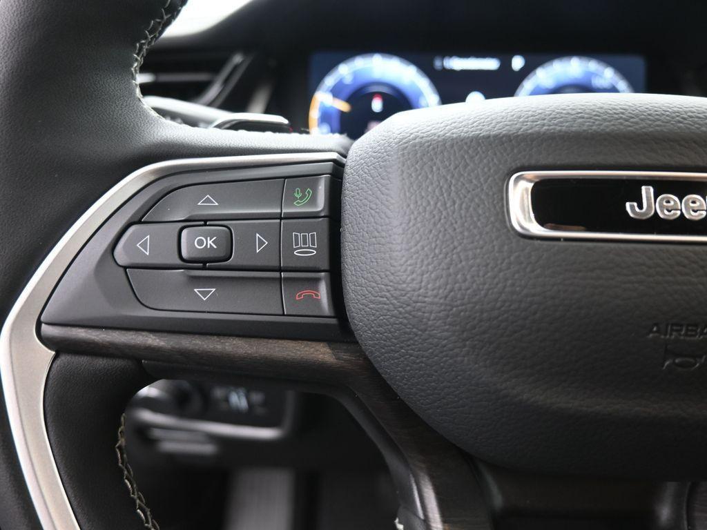 new 2026 Jeep Grand Cherokee car, priced at $41,782