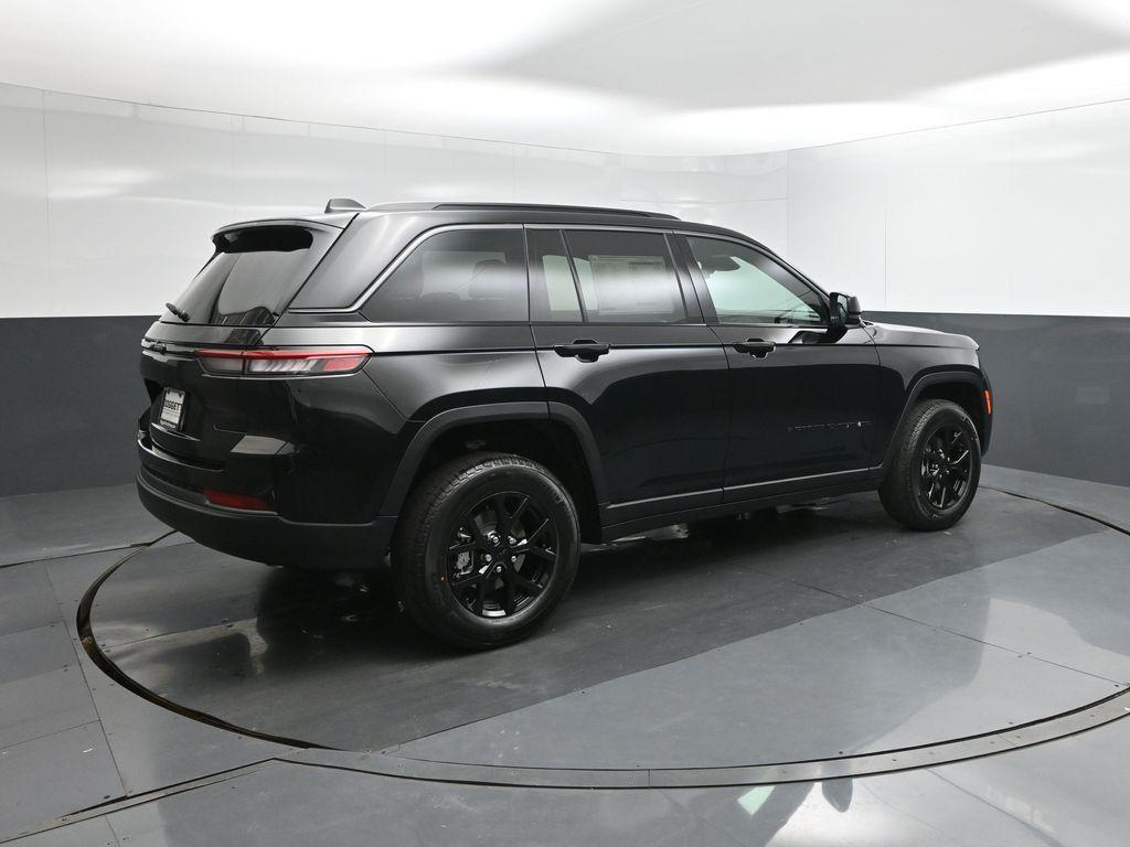 new 2026 Jeep Grand Cherokee car, priced at $41,782