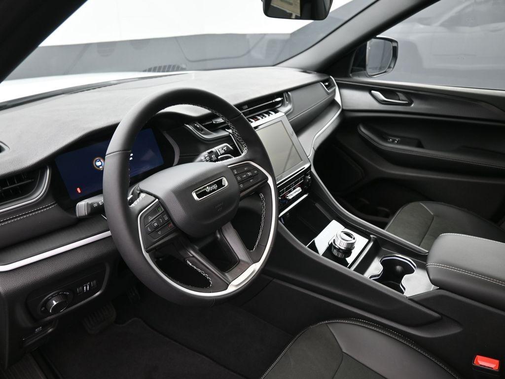new 2025 Jeep Grand Cherokee car, priced at $36,460