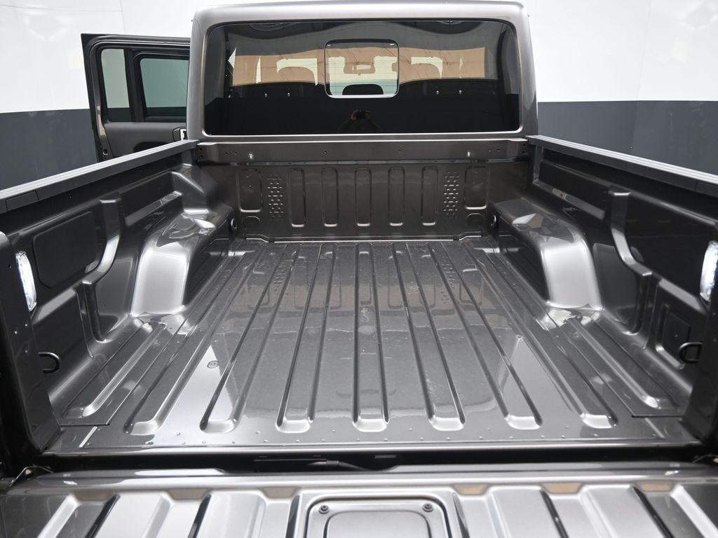 new 2025 Jeep Gladiator car, priced at $40,045