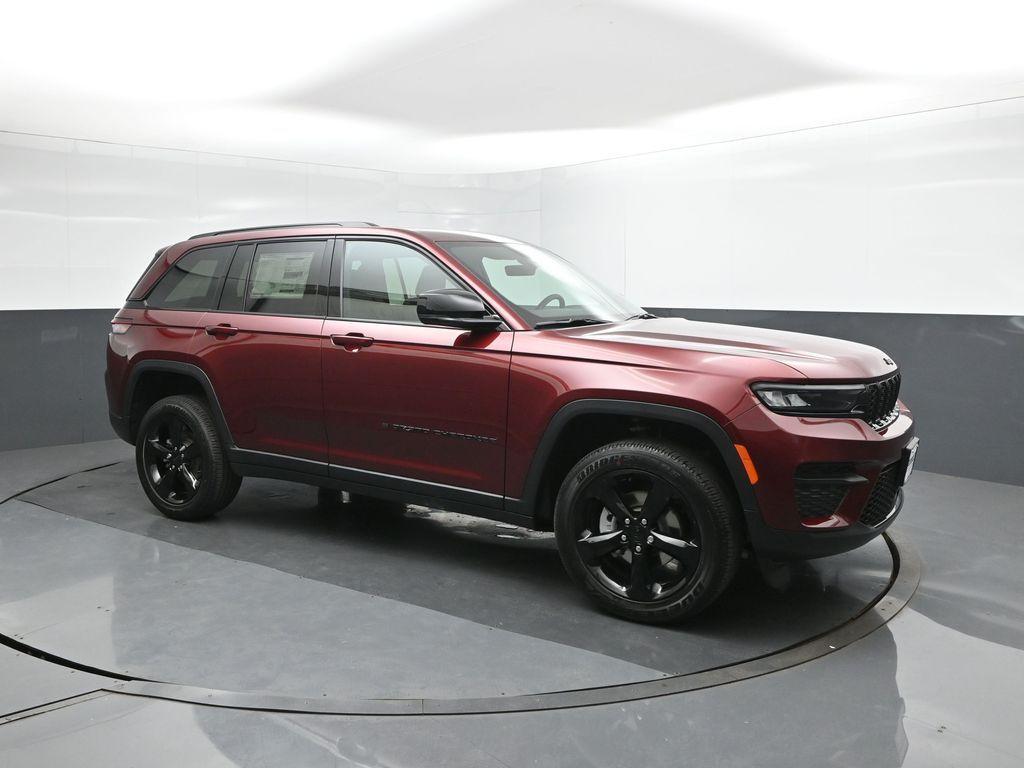 new 2025 Jeep Grand Cherokee car, priced at $36,978