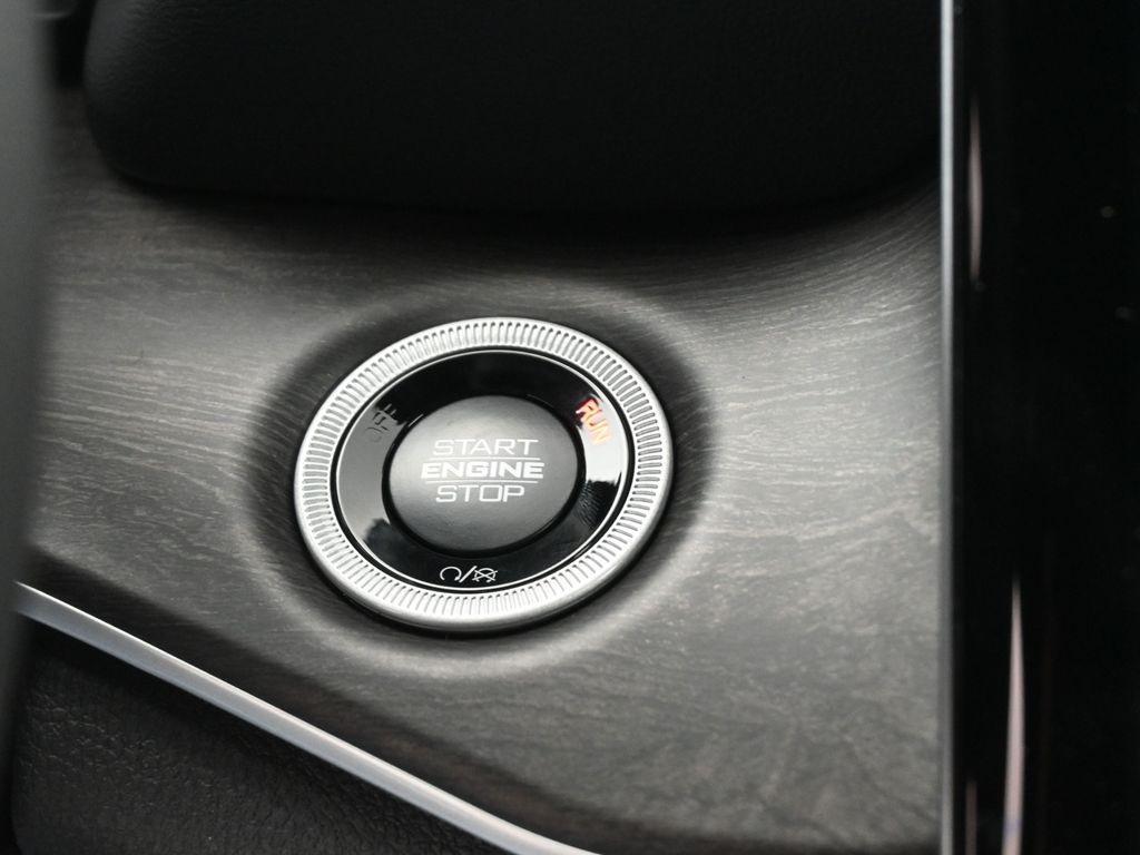 new 2025 Jeep Grand Cherokee car, priced at $37,724