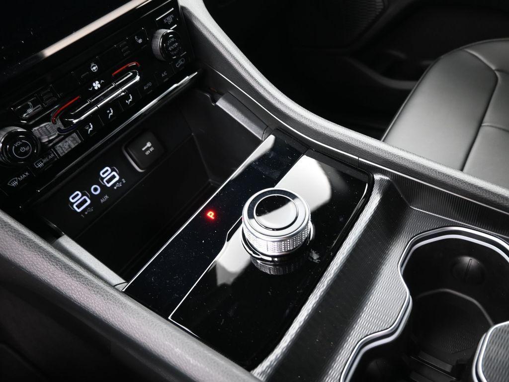 new 2025 Jeep Grand Cherokee car, priced at $35,724