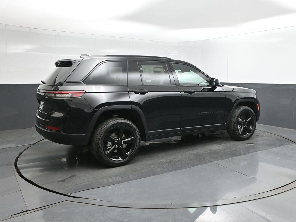 new 2025 Jeep Grand Cherokee car, priced at $37,724