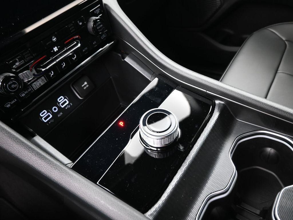 new 2025 Jeep Grand Cherokee car, priced at $37,724
