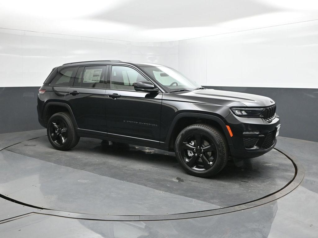 new 2025 Jeep Grand Cherokee car, priced at $37,724
