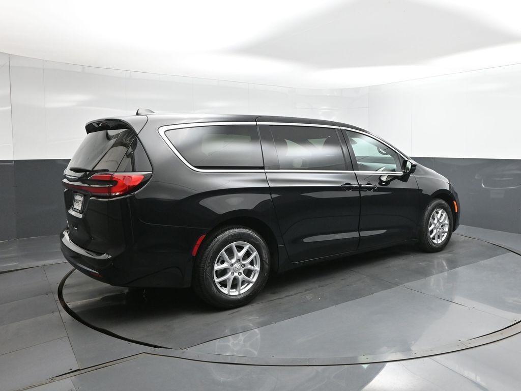new 2026 Chrysler Pacifica car, priced at $36,841