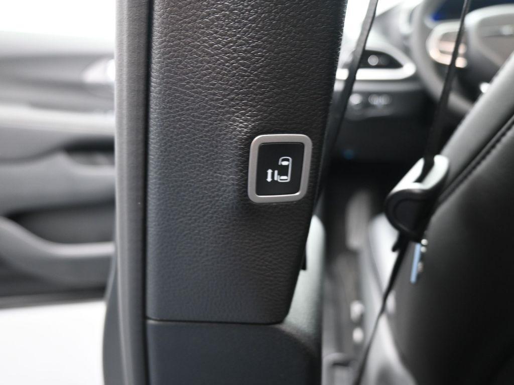 new 2026 Chrysler Pacifica car, priced at $36,841