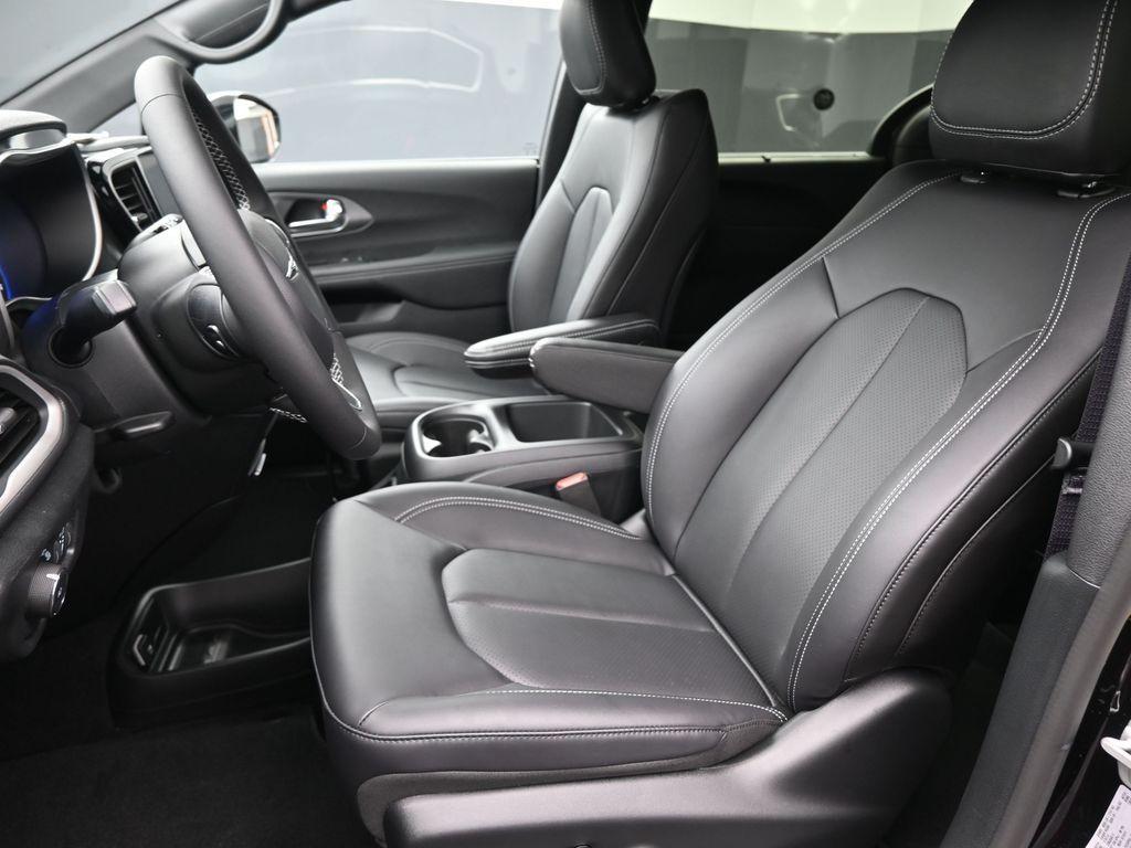 new 2026 Chrysler Pacifica car, priced at $38,803
