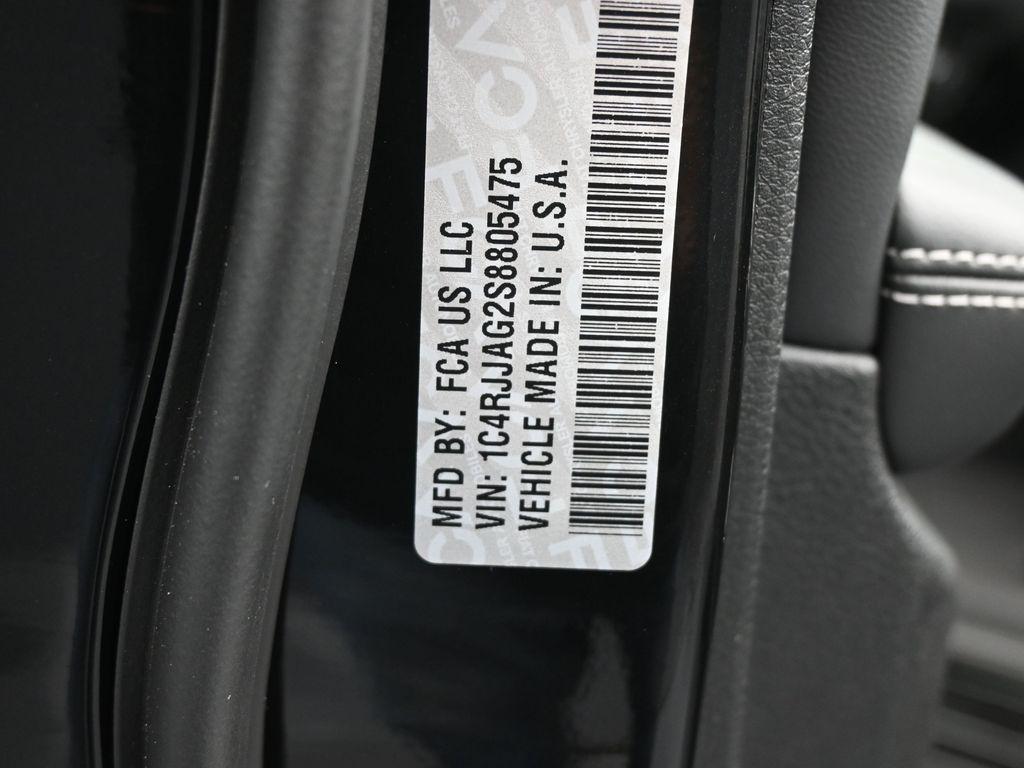 new 2025 Jeep Grand Cherokee L car, priced at $39,628