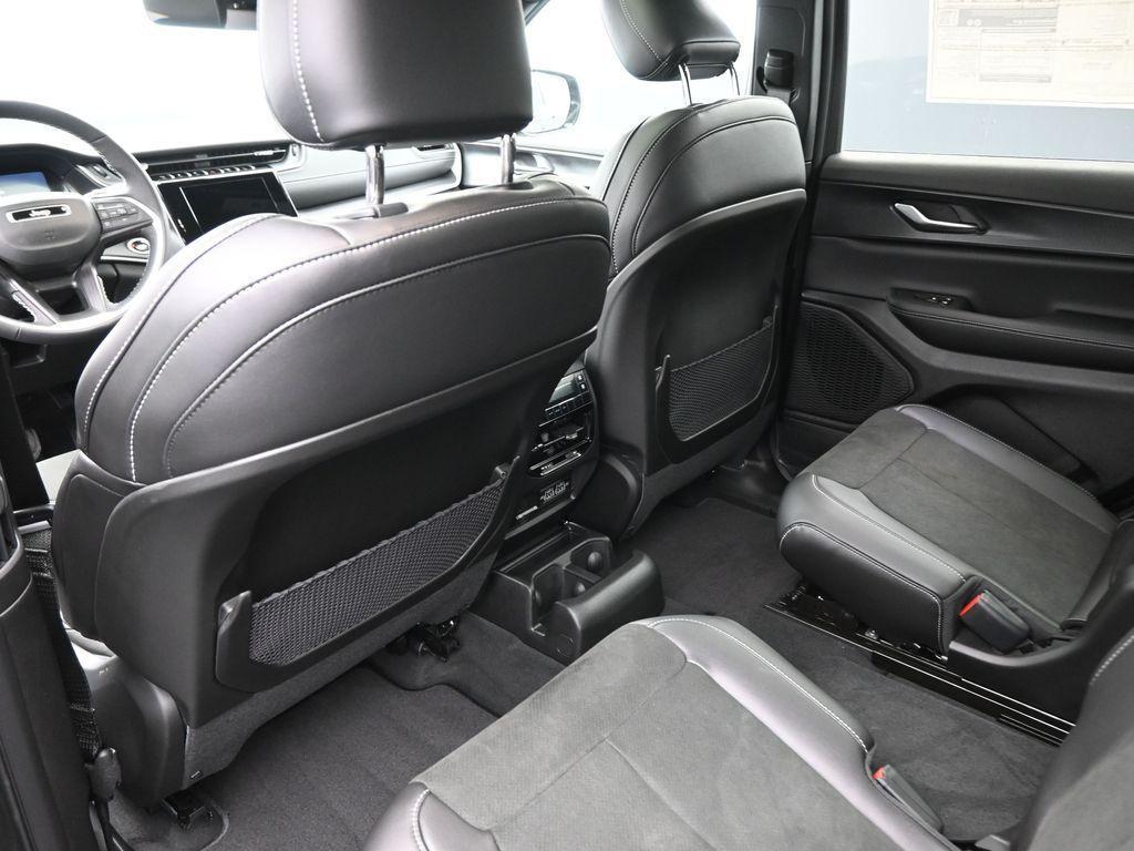 new 2025 Jeep Grand Cherokee L car, priced at $39,628